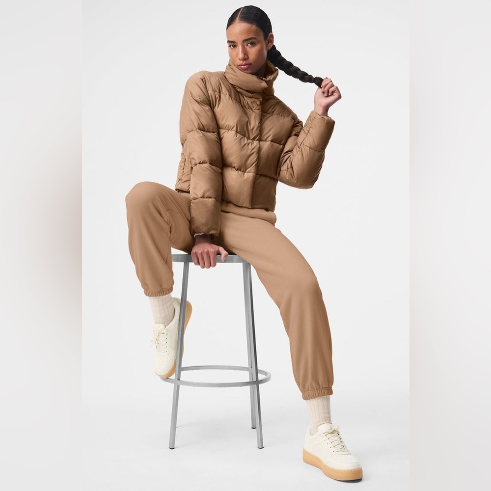 ALO Gold Rush Puffer - Picture 3 of 10